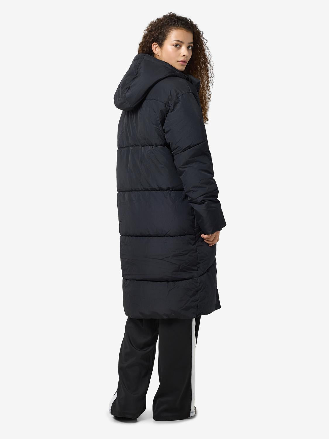 model_shot-front_full